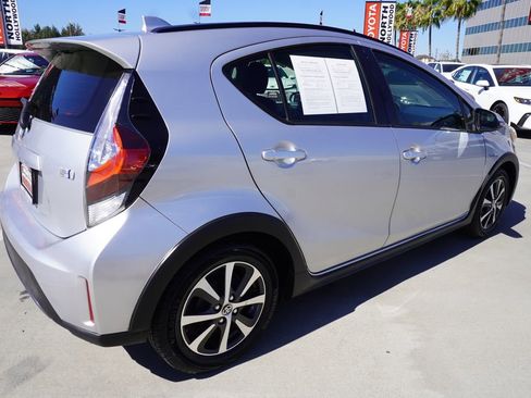 Used 2018 Toyota Prius C Three w/ Carpet Mat Package image 7