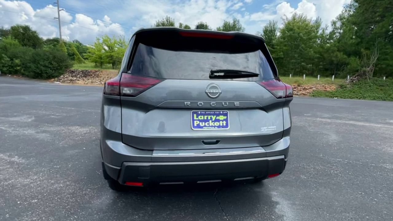 Used 2026 Nissan Rogue SV FWD image 7