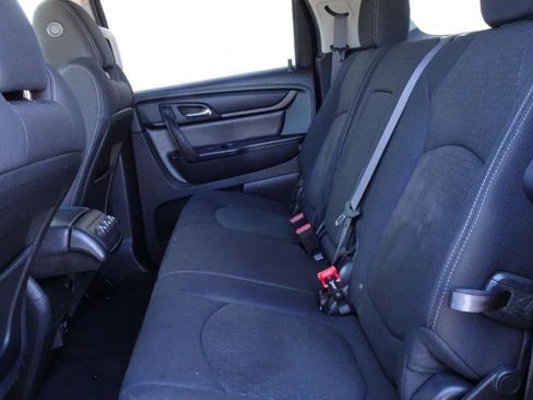 Used 2015 GMC Acadia SLE image 13