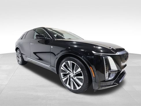 Certified 2024 Cadillac Lyriq Luxury w/ LPO, Floor Liner Package image 6