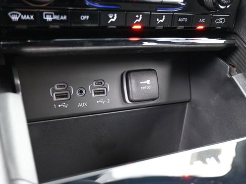 Used 2024 Jeep Grand Cherokee Laredo w/ Trailer Tow Package image 21