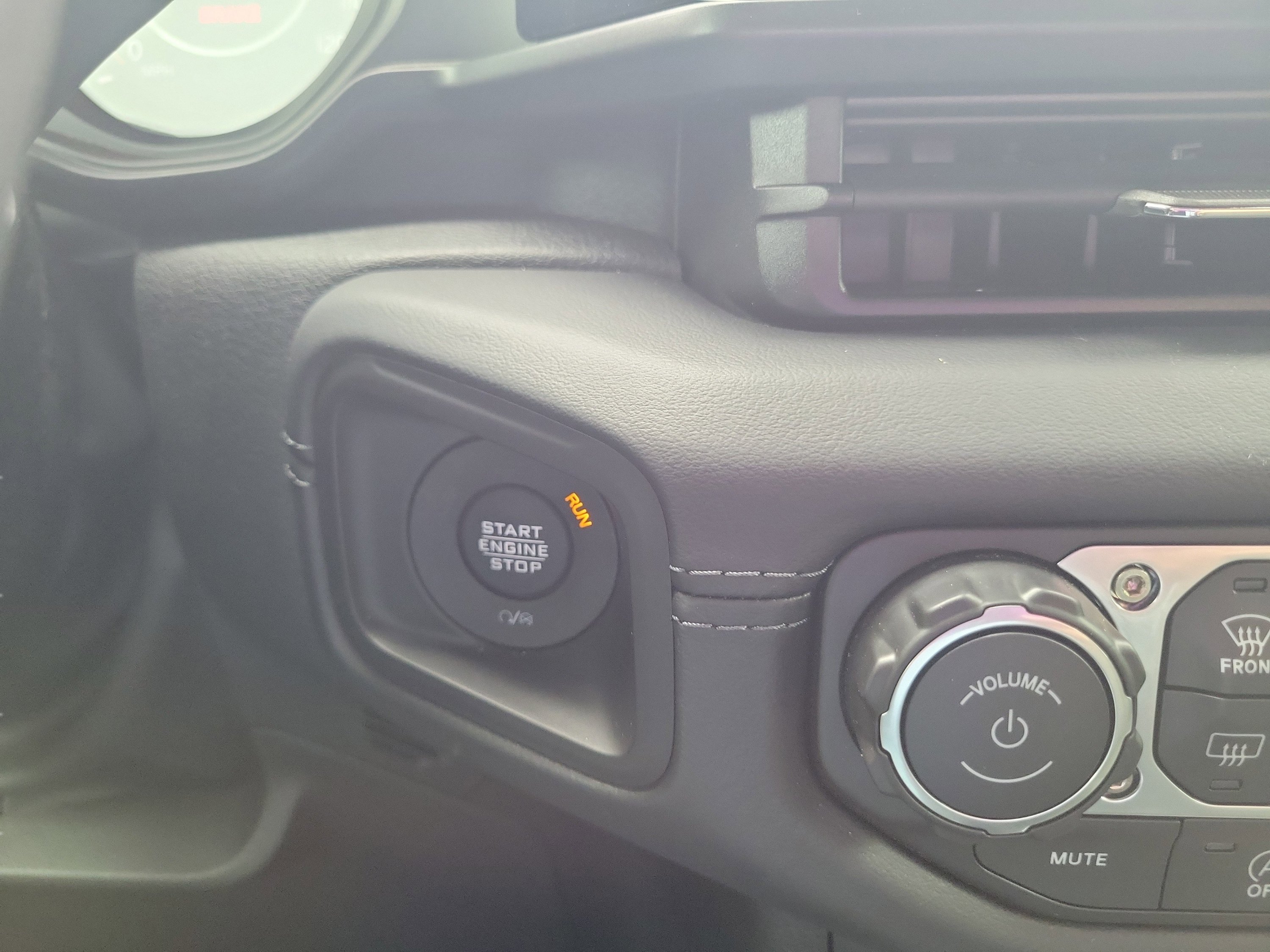 New 2026 Jeep Gladiator Mojave AWD/4WD image 33