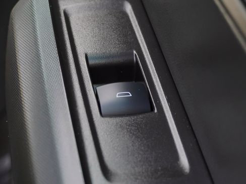 Used 2024 Chevrolet Colorado LT w/ LT Convenience Package III AWD/4WD image 28