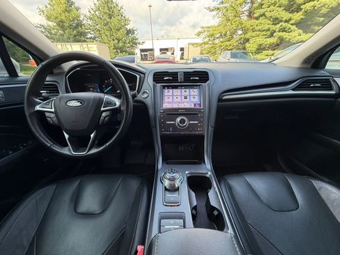 Used 2019 Ford Fusion Titanium FWD image 12