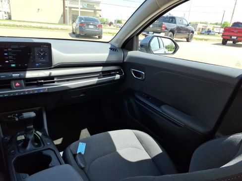Used 2025 Kia K4 FWD image 6