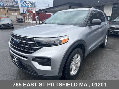 Used 2022 Ford Explorer XLT AWD/4WD image 3