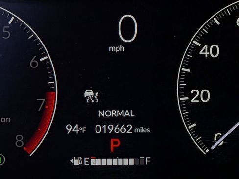 Used 2025 Honda HR-V Sport image 16