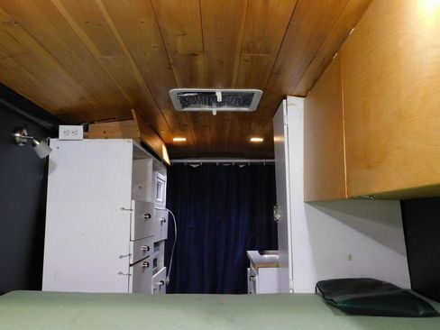 Used 2019 Ford Transit 250 148 Medium Roof RWD image 87