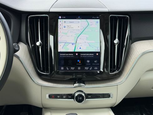 Certified 2023 Volvo XC60 B5 Plus FWD image 15