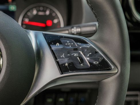 Used 2025 Mercedes-Benz Sprinter 2500 image 27