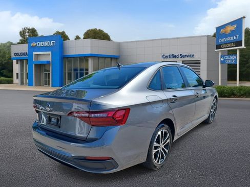 Used 2024 Volkswagen Jetta Sport FWD image 4