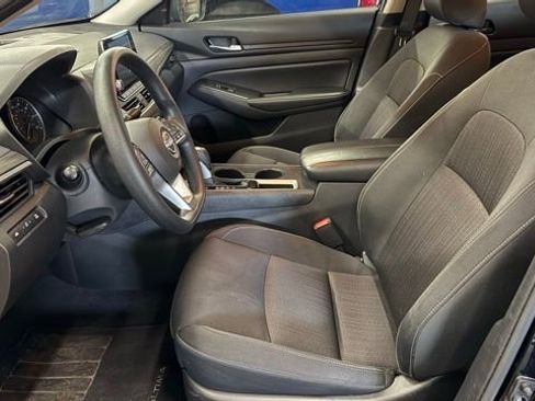 Used 2025 Nissan Altima 2.5 SV image 13