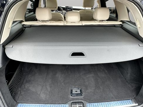 Used 2019 Mercedes-Benz GLC 300 4MATIC image 17