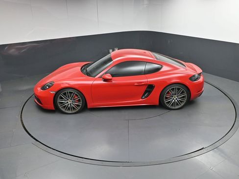 Certified 2025 Porsche 718 Cayman GTS RWD image 33
