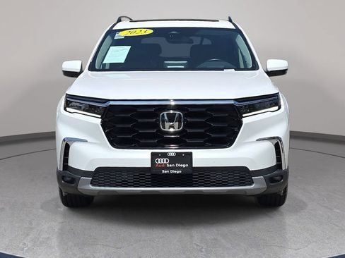 Used 2023 Honda Pilot Elite image 3