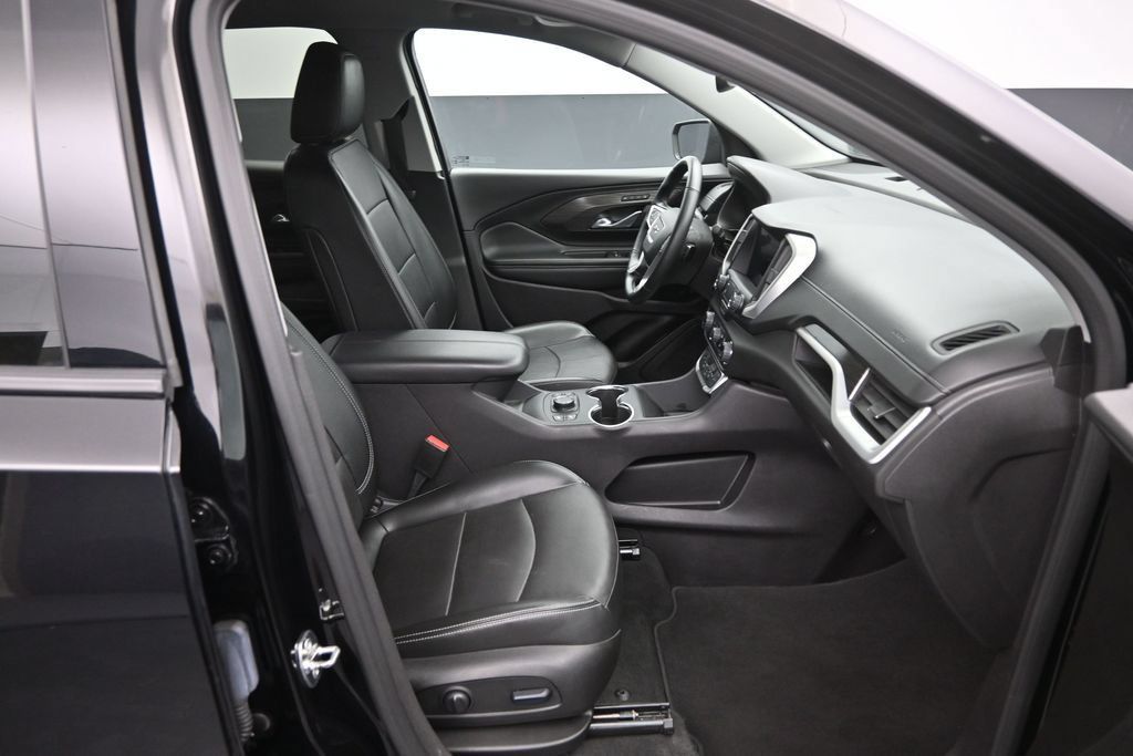 Used 2024 GMC Terrain SLT AWD/4WD image 11