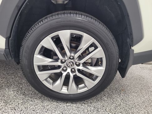 Certified 2022 Toyota RAV4 XLE Premium FWD image 6