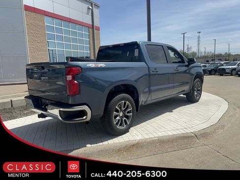 Used 2024 Chevrolet Silverado 1500 LT AWD/4WD image 2