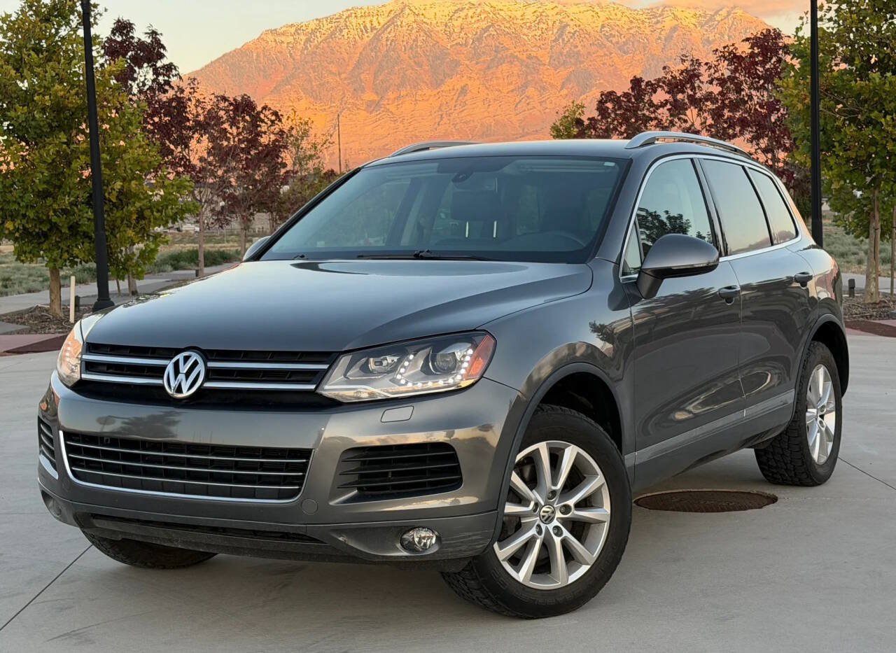 Used 2014 Volkswagen Touareg Sport AWD/4WD image 1