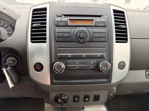 Used 2012 Nissan Frontier SV AWD/4WD image 19