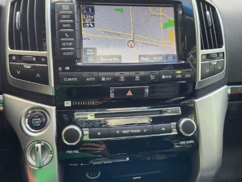 Used 2013 Toyota Land Cruiser AWD/4WD image 28