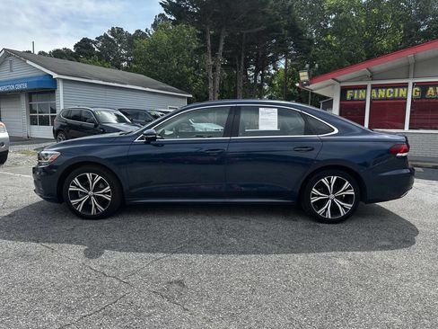 Used 2021 Volkswagen Passat 2.0T SE image 3
