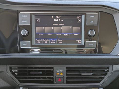 Certified 2023 Volkswagen Jetta SE image 14