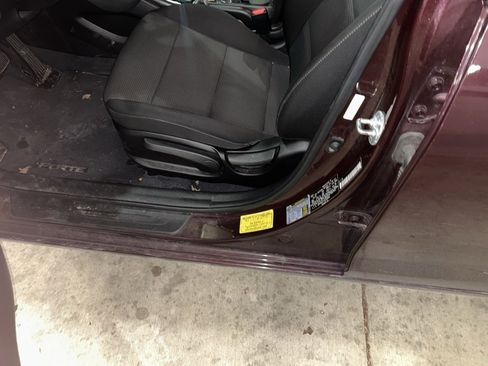 Used 2018 Kia Forte LX w/ LX Rear Camera Package image 8