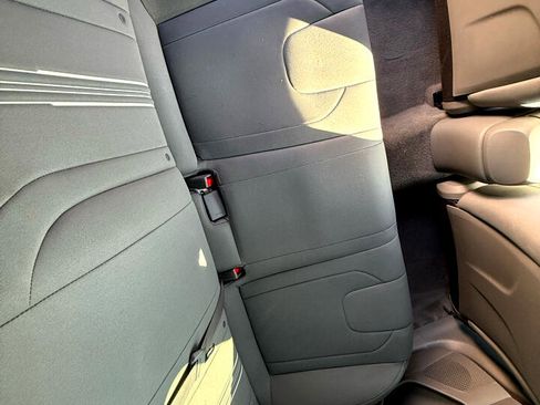 Used 2022 Hyundai Elantra SEL w/ Winter Weather Package image 29