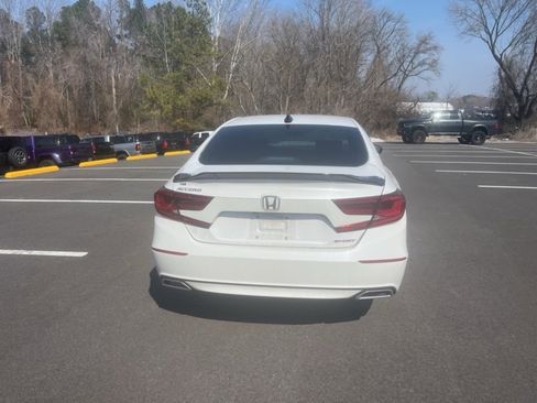 Used 2022 Honda Accord Sport image 11