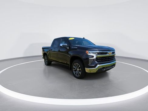 Used 2023 Chevrolet Silverado 1500 LT AWD/4WD image 2