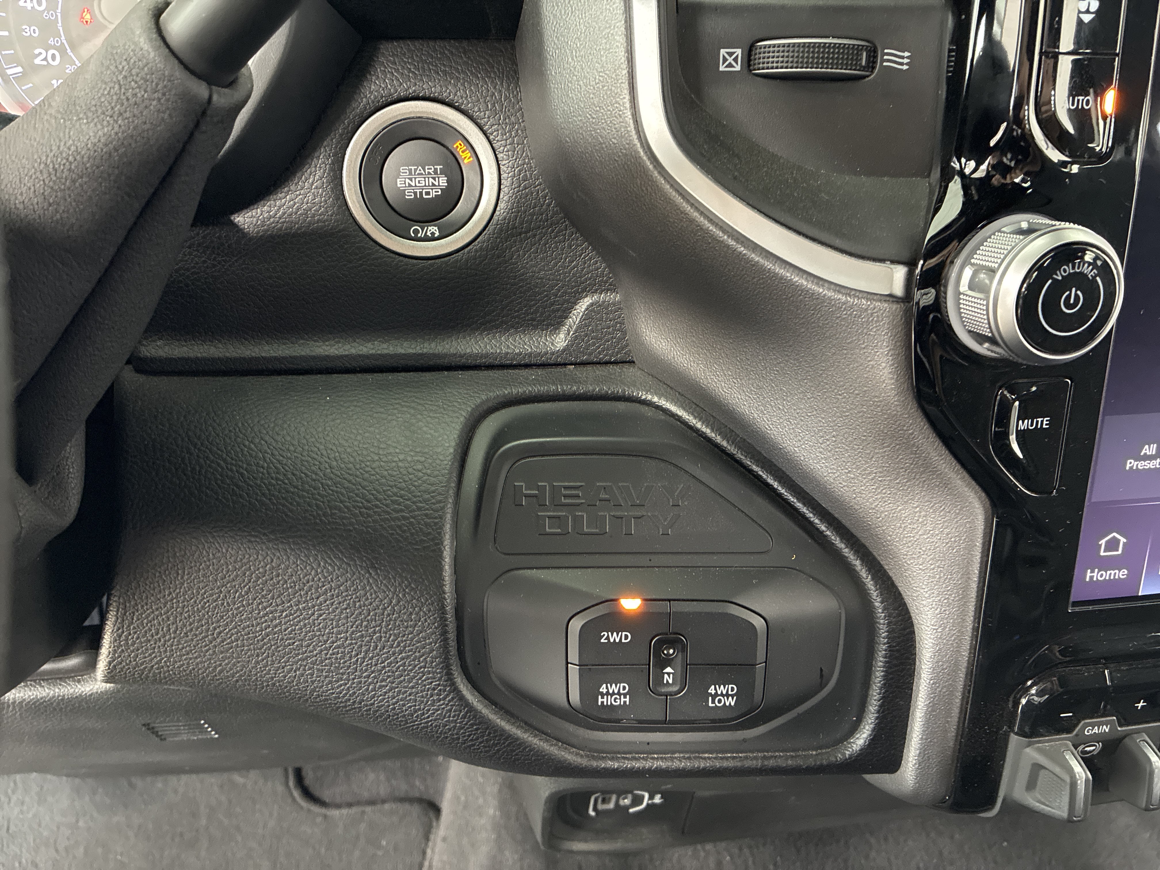 Certified 2025 RAM 2500 Big Horn AWD/4WD image 26