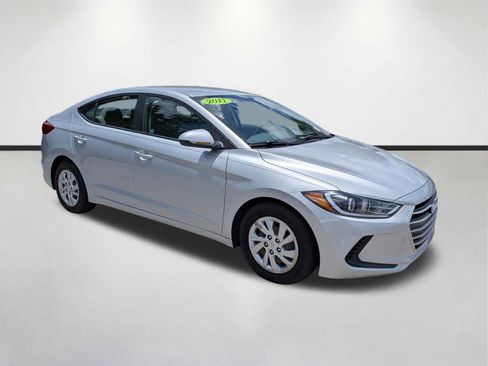 Used 2017 Hyundai Elantra SE FWD image 2