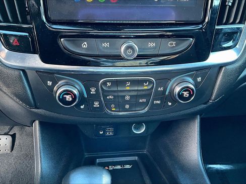 Used 2023 Chevrolet Traverse High Country image 16