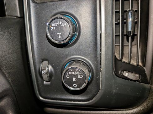 Used 2017 Chevrolet Silverado 1500 LTZ Z71 image 42