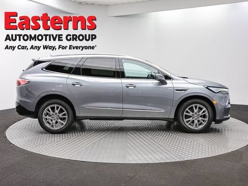 Used 2023 Buick Enclave Essence w/ Experience Buick Package FWD image 4