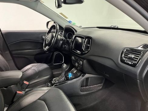 Used 2021 Jeep Compass Limited w/ Sun and Sound Group FWD image 11