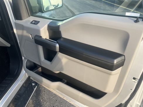 Used 2018 Ford F150 XLT w/ Equipment Group 301A Mid AWD/4WD image 10
