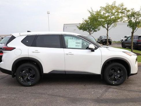 New 2026 Nissan Rogue SV AWD/4WD image 4