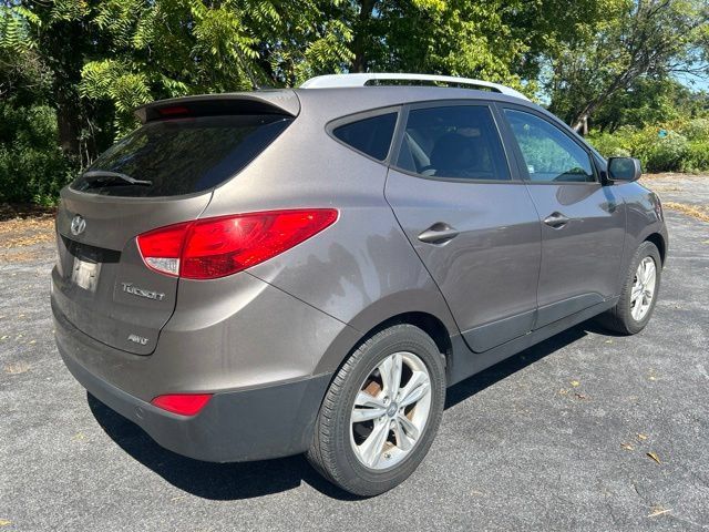 Used 2011 Hyundai Tucson GLS AWD/4WD image 3