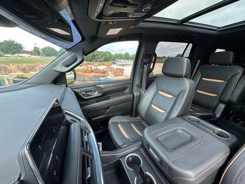 Used 2023 GMC Yukon AT4 AWD/4WD image 19