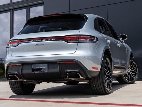 Certified 2026 Porsche Macan AWD/4WD image 11
