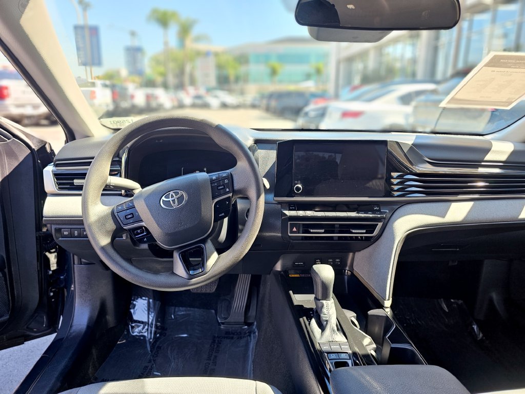 Used 2025 Toyota Camry LE FWD image 34
