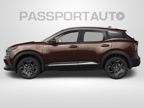 Used 2025 Nissan Kicks SR AWD/4WD image 3