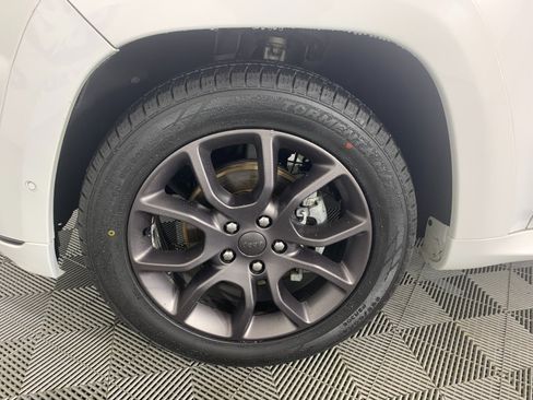 Used 2020 Jeep Grand Cherokee High Altitude RWD image 9