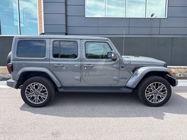Used 2023 Jeep Wrangler Unlimited Sahara AWD/4WD image 2