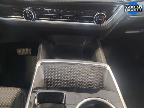 Used 2025 Chevrolet Equinox LT image 11