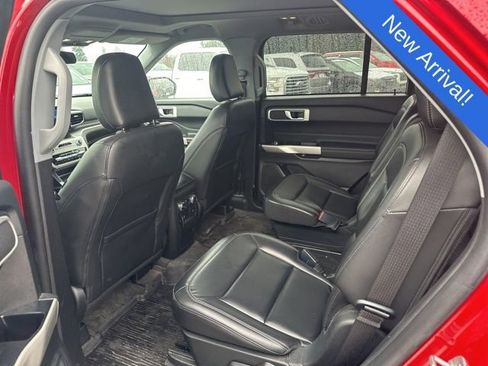 Used 2022 Ford Explorer XLT w/ Equipment Group 202A image 9