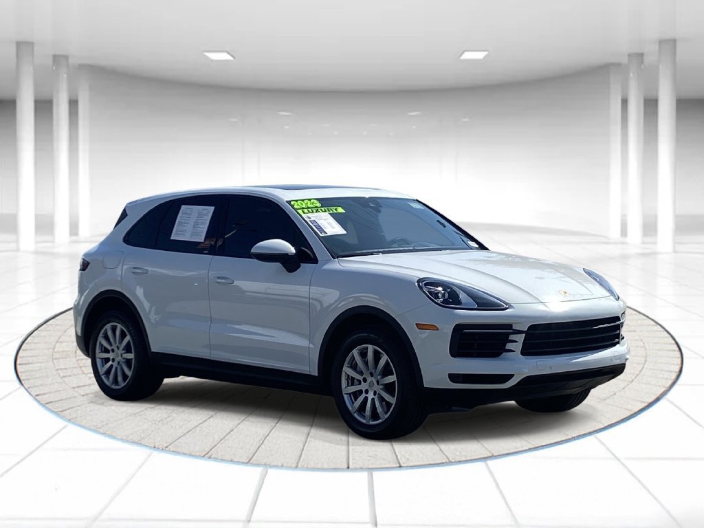 Used 2023 Porsche Cayenne w/ Premium Package AWD/4WD image 5