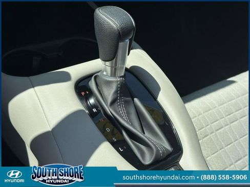 Used 2023 Honda HR-V LX image 31